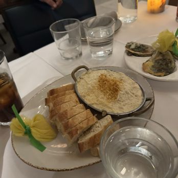 Old Ebbitt Grill - Crab and Artichoke Dip - Bars Near Me - Washington, DC, District of Columbia