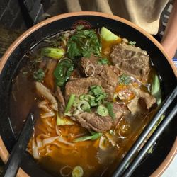 Lao Hu Tong - Beef brisket noodle soup