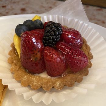 Pan'e Dolci - Fruit tart. - Bakeries Near Me - Fort Lauderdale, Florida Pan'e Dolci - Fruit tart. - Bakeries Near Me - Fort Lauderdale, Florida