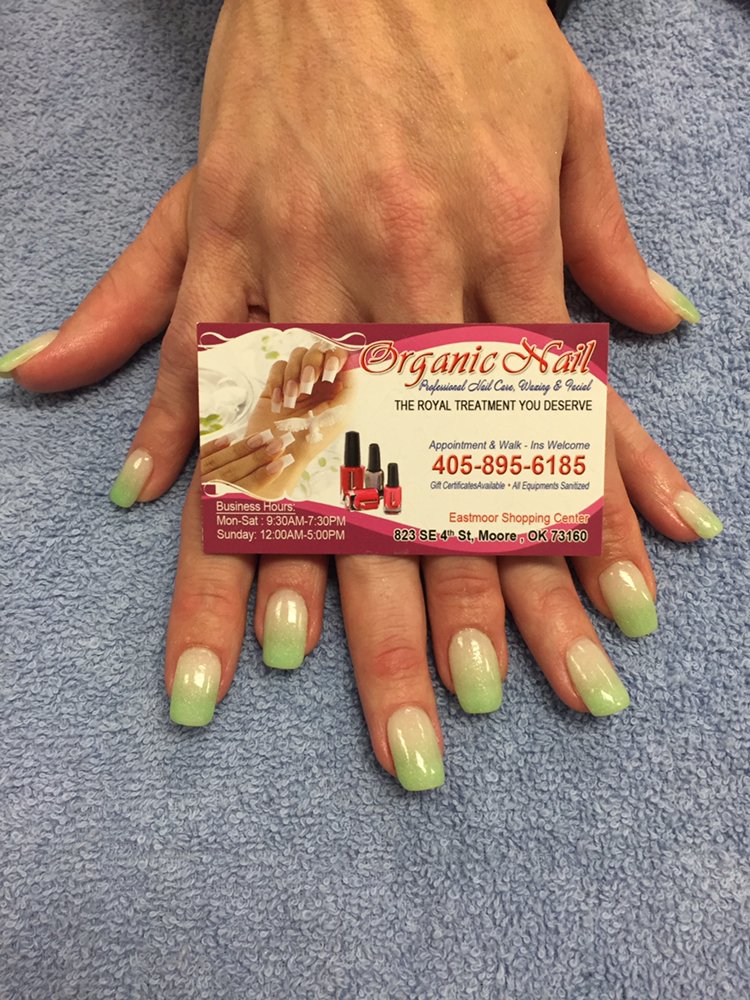 Four Seasons Nails Logo