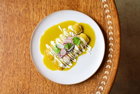 Broken Spanish Comedor by null