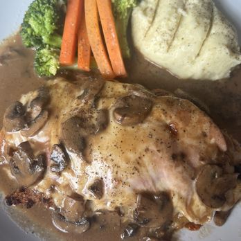 Red Rooster Bistro - Chicken Cordon Bleu... delicious - New American Near Me - Cutchogue, New York