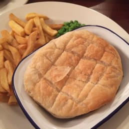 Puff pastry steak pie