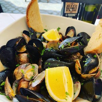 Armando al Pantheon - Steamed mussels... yummy! - Italian Near Me - Rome, RM Armando al Pantheon - Steamed mussels... yummy! - Italian Near Me - Rome, RM