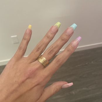 Creative Touch Nail Salon - Nail Salons Near Me - Los Angeles, California