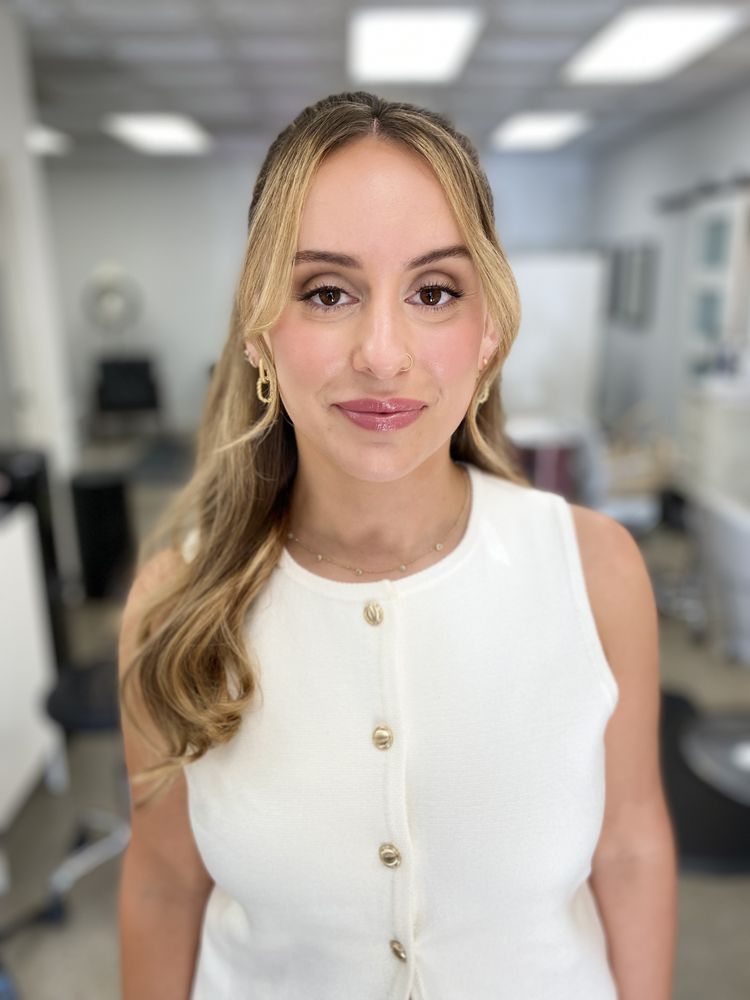 Jennifer Hierro Makeup Artistry Logo