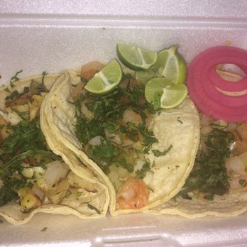 El Rodeo Cafe - Fish and shrimp tacos - Mexican Near Me - Palm Desert, California El Rodeo Cafe - Fish and shrimp tacos - Mexican Near Me - Palm Desert, California