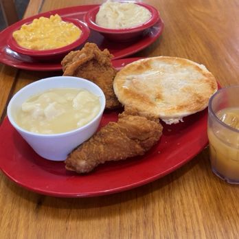Applewood Farmhouse Grill - Chicken trio - Breakfast & Brunch Near Me - Sevierville, Tennessee