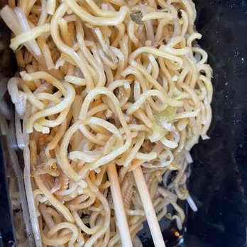 TreeHouse Thai - Vegan Chow Mein Vegan - Thai Near Me - Culver City, California TreeHouse Thai - Vegan Chow Mein Vegan - Thai Near Me - Culver City, California
