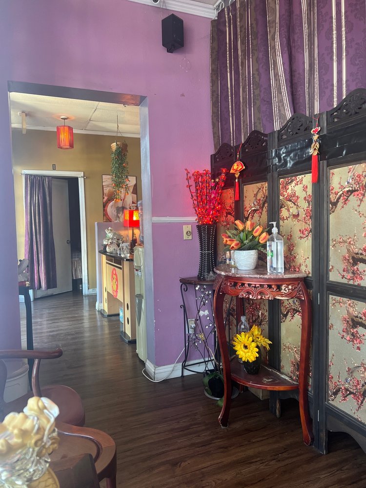 Happy Massage Spa