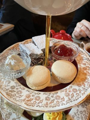Cardinal Tearoom by null