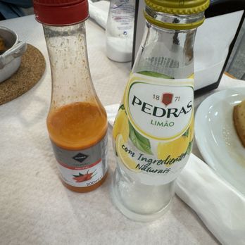 Nicola - This is the best lemonade I've ever had and put three piri piri sauce on everything! - Cafes Near Me - Coimbra, 06