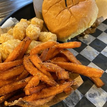 Al's Burger Shack - Half n Half Fries, Bobo Chili Cheeseburger - Burgers Near Me - Chapel Hill, North Carolina Al's Burger Shack - Half n Half Fries, Bobo Chili Cheeseburger - Burgers Near Me - Chapel Hill, North Carolina