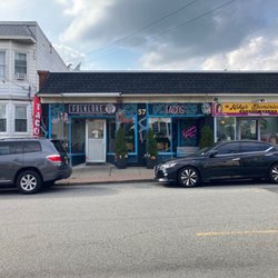 Blink and you might miss this little oasis of taco goodness!