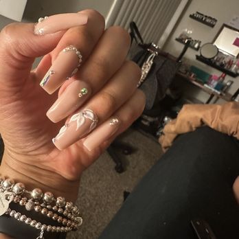 Zeda Nails & Spa - Nail Salons Near Me - Bolingbrook, Illinois