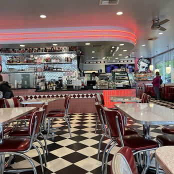 Rick's Dessert Diner - Interior - Desserts Near Me - Sacramento, California