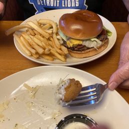 Classic Cheeseburger Classic Cheeseburger