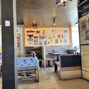The Corner 10th's BBQ - Barbeque Near Me - Long Beach, California