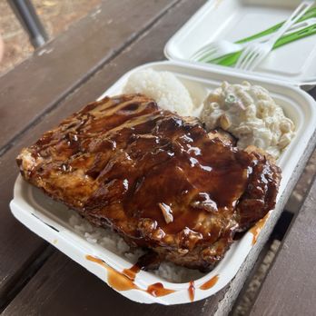 Braddah Hutts BBQ Grill - Ribs plate - Barbeque Near Me - Hana, Hawaii