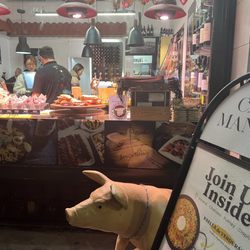 Casa Manolo - Front window