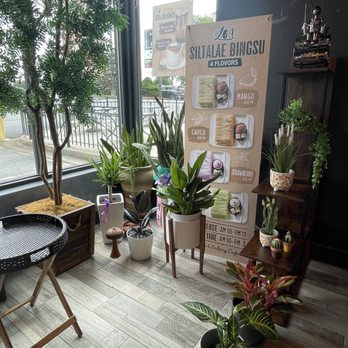 Cafe 104 - Interior - Breakfast & Brunch Near Me - Duluth, Georgia