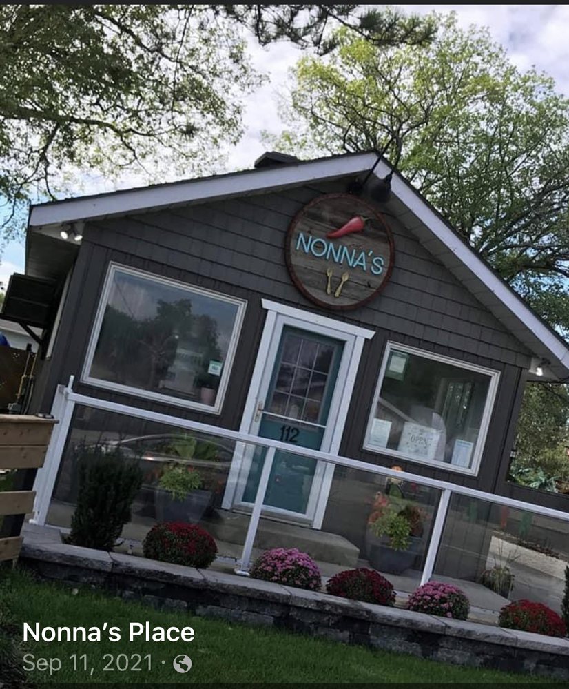 Nonna’s Place Logo