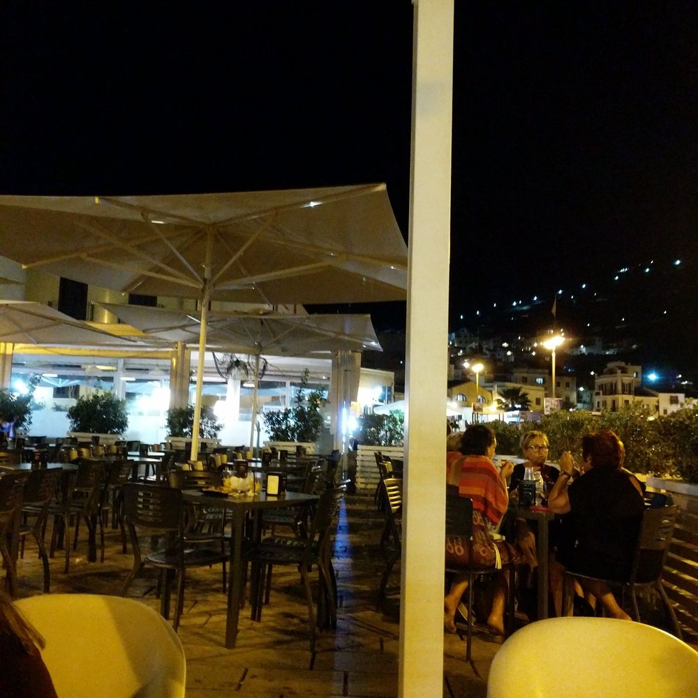 Tartare di Tonno: Un'esperienza culinaria siciliana, image size:1000x1000