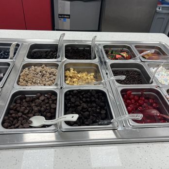 Creations Frozen Yogurt  - Ice Cream & Frozen Yogurt Near Me - Lodi, New Jersey