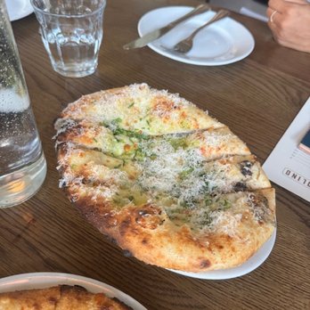 Pendolino - Cheesy Garlic Bread - Italian Near Me - Sandy Springs, Georgia