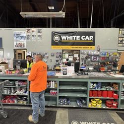HD Supply White Cap - 20 minute wait for service.  Ugh