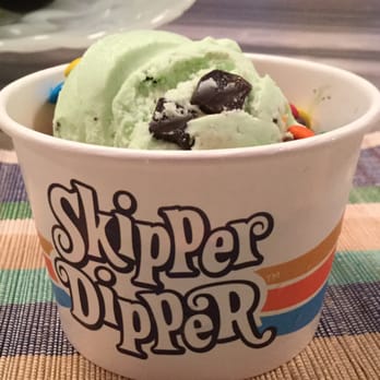 Skipper Dipper - This is a kiddie size with toppings! Are you kidding me! - Ice Cream & Frozen Yogurt Near Me - Long Beach Township, New Jersey