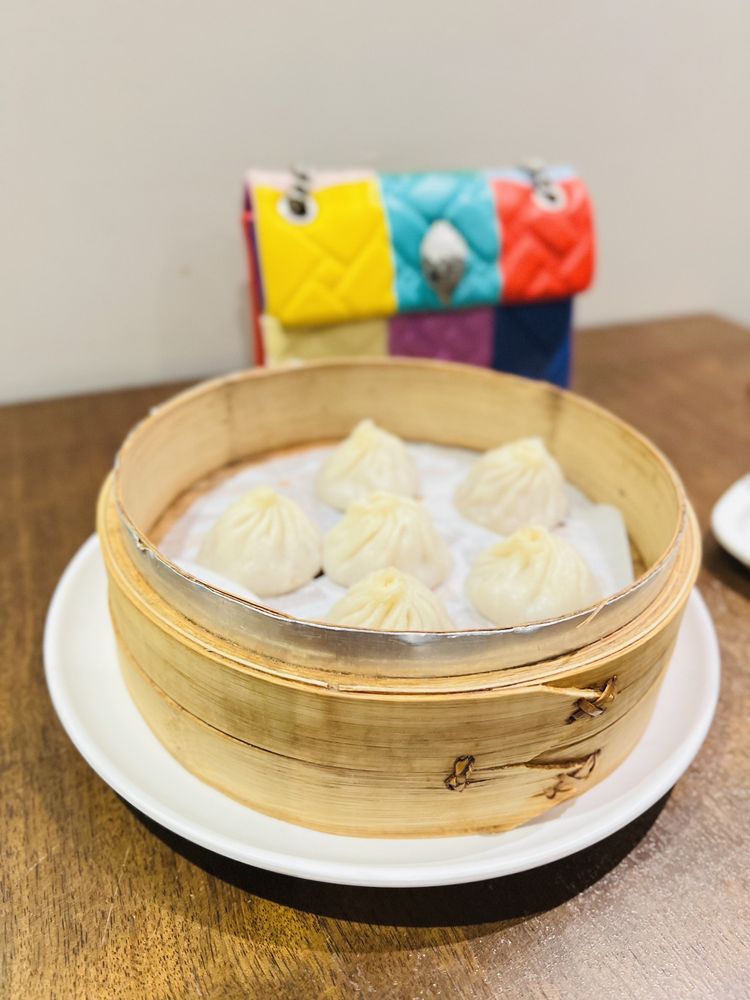 Dinesty Dumpling House