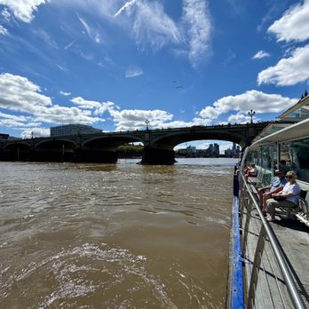 Westminster Bridge - The City Water Taxi and Westminster Bridge. - Landmarks & Historical Buildings Near Me - London, XGL