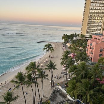 Outrigger Waikiki Beach Resort - Oceanfront view from our balcony at 7 AM - Resorts Near Me - Honolulu, Hawaii