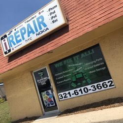 Wickham Road iRepair - The front of the business