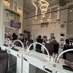 DL's Luxe Nail Salon - Inside the salon