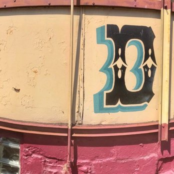 Franks Diner - The loooong wall - Diners Near Me - Kenosha, Wisconsin