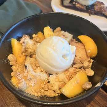 Paladar 511 - Peach cobbler dessert thing - Pizza Near Me - New Orleans, Louisiana Paladar 511 - Peach cobbler dessert thing - Pizza Near Me - New Orleans, Louisiana