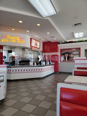 In-N-Out Burger by null