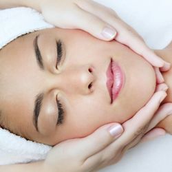 Skin Discovery - Fave & body treatments, Waxing, lash/Brow tinting, Kinetic Dermabrasion and much more to come!