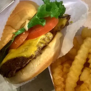 Shake Shack River North - Shack burger with fries - Burgers Near Me - Chicago, Illinois Shake Shack River North - Shack burger with fries - Burgers Near Me - Chicago, Illinois