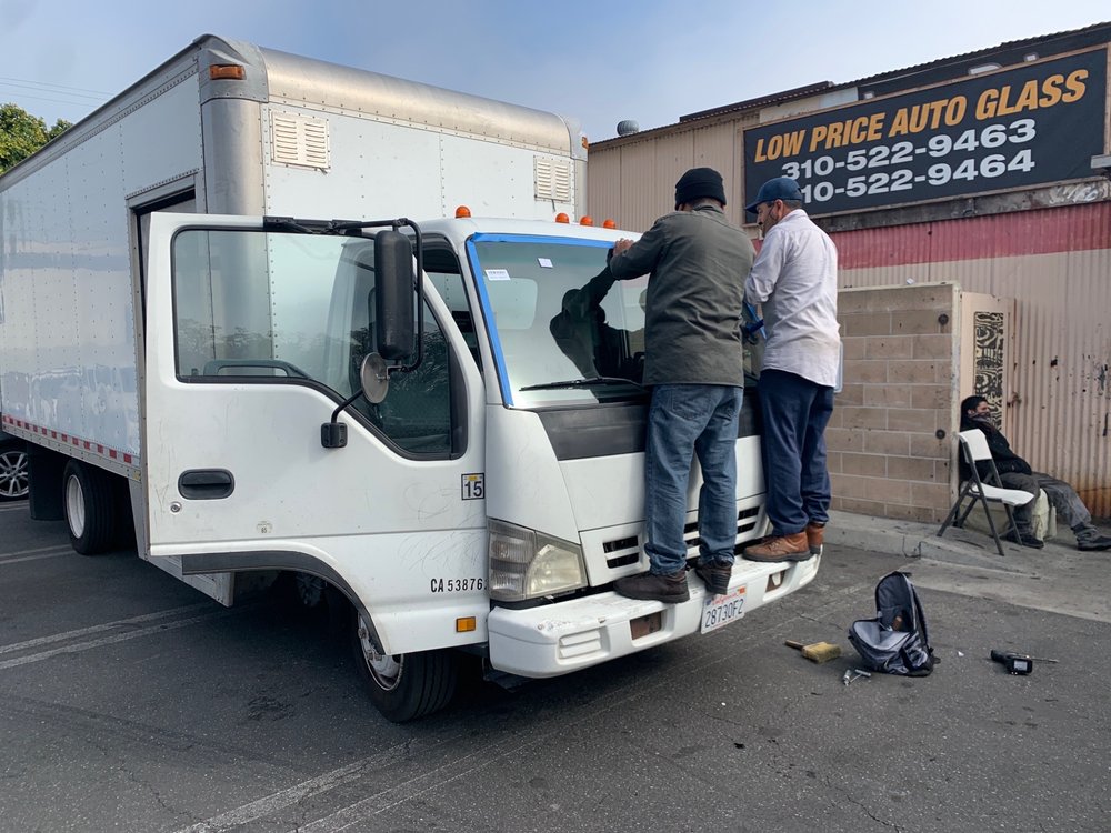 ALL THUMBS UP AUTO GLASS SERVICES, Lakewood, California 2729 E Carson