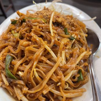 Fortune House Restaurant - Pad Thai - Thai Near Me - Lake Balboa, California Fortune House Restaurant - Pad Thai - Thai Near Me - Lake Balboa, California
