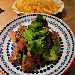 magazin: - Ribs with an Asian style glaze and a side of fries