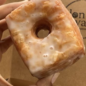 donut savant - Vanilla Cron't - Donuts Near Me - Oakland, California donut savant - Vanilla Cron't - Donuts Near Me - Oakland, California