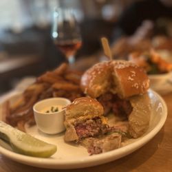 Boeufhaus - Juiciest burger