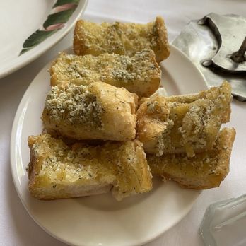 Commander's Palace - Garlic bread - Cajun/Creole Near Me - New Orleans, Louisiana Commander's Palace - Garlic bread - Cajun/Creole Near Me - New Orleans, Louisiana
