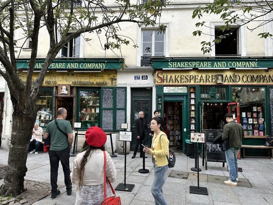 Shakespeare and Company by null