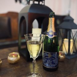 Winking Stars Sparkling Wines - Sparkling wines from Texas and France are also served!
