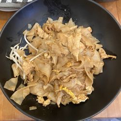 Siam Sushi - Pad see-ew